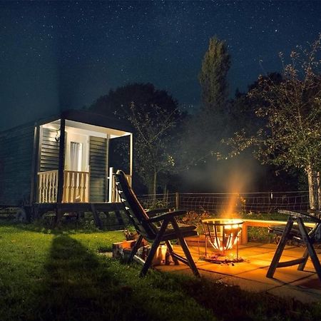 Pipowagen Elsebein Groningen Westerwolde Unieke Ligging Met Eigen Tuin En Vrij Uitzicht Over Veld Naar Natuurgebied Onstwedde Dış mekan fotoğraf